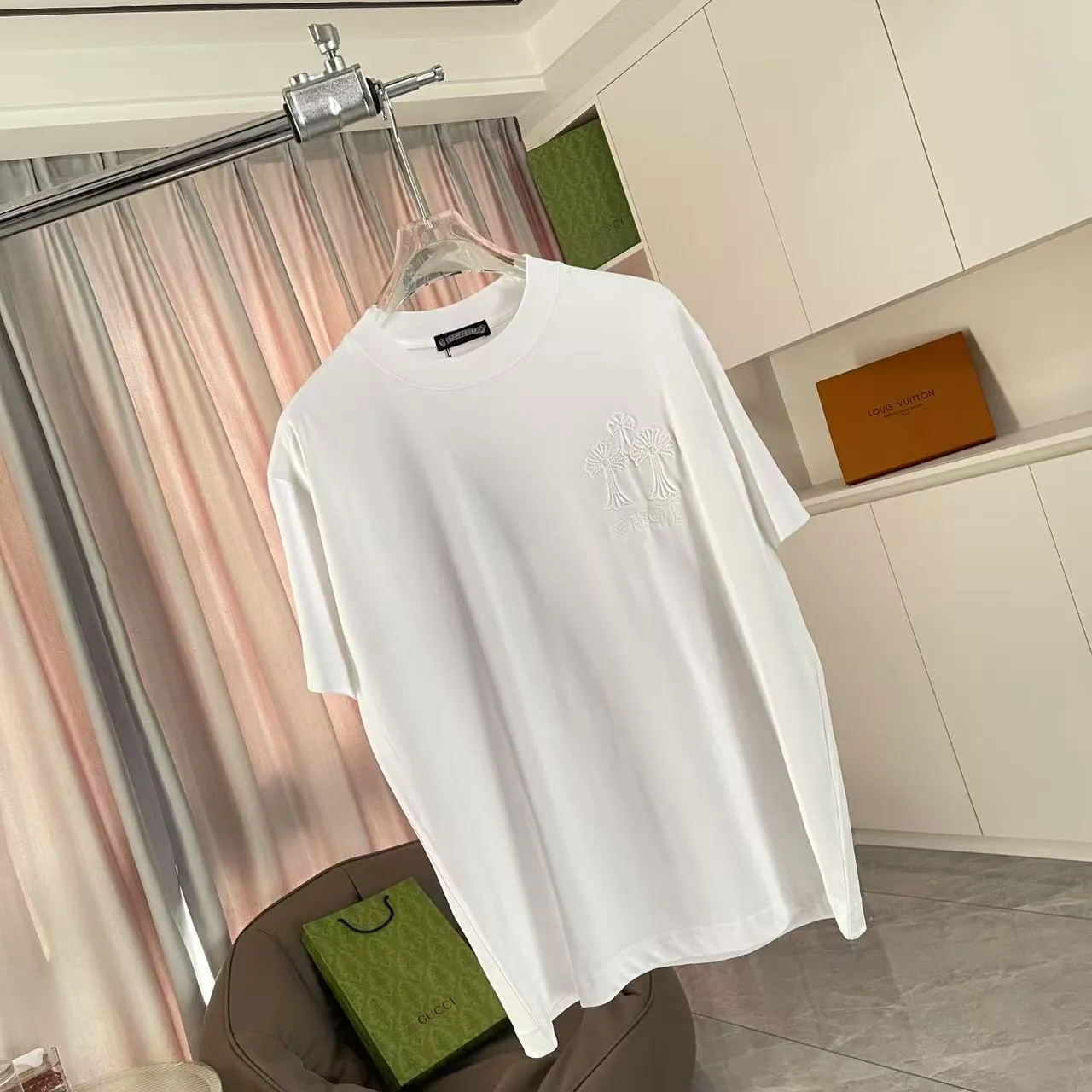🅿️200 ch Cro* 2025 summer new style Sanskrit horseshoe cross cross vacuum embroidery short-sleeved t-shirt custom fabric 300g same style for men and women Size: S M L XL XXL Five codes Color: black white